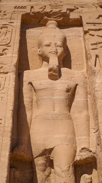 Aswan Egypte tempel van Nefertari naast de tempel van Abu Simbel tempel van farao Ramses II