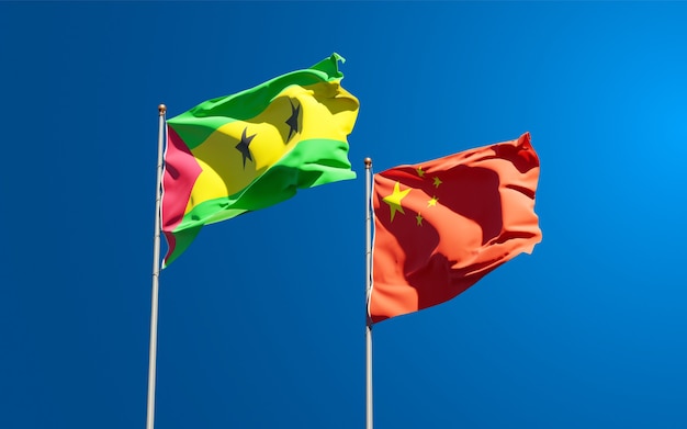 Bandiere statali nazionali di sao tome e principe e cina insieme