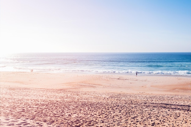 Spiaggia dell'oceano atlantico vicino ad aveiro portogallo