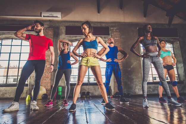 Atleten trainen in een sportschool