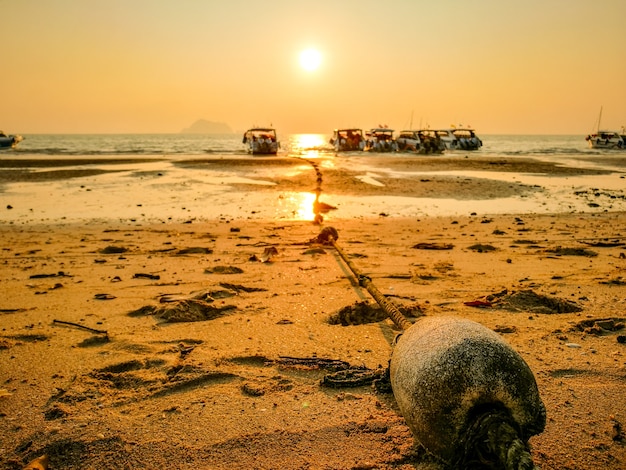 写真 lohpared beachの夕暮れ前の雰囲気