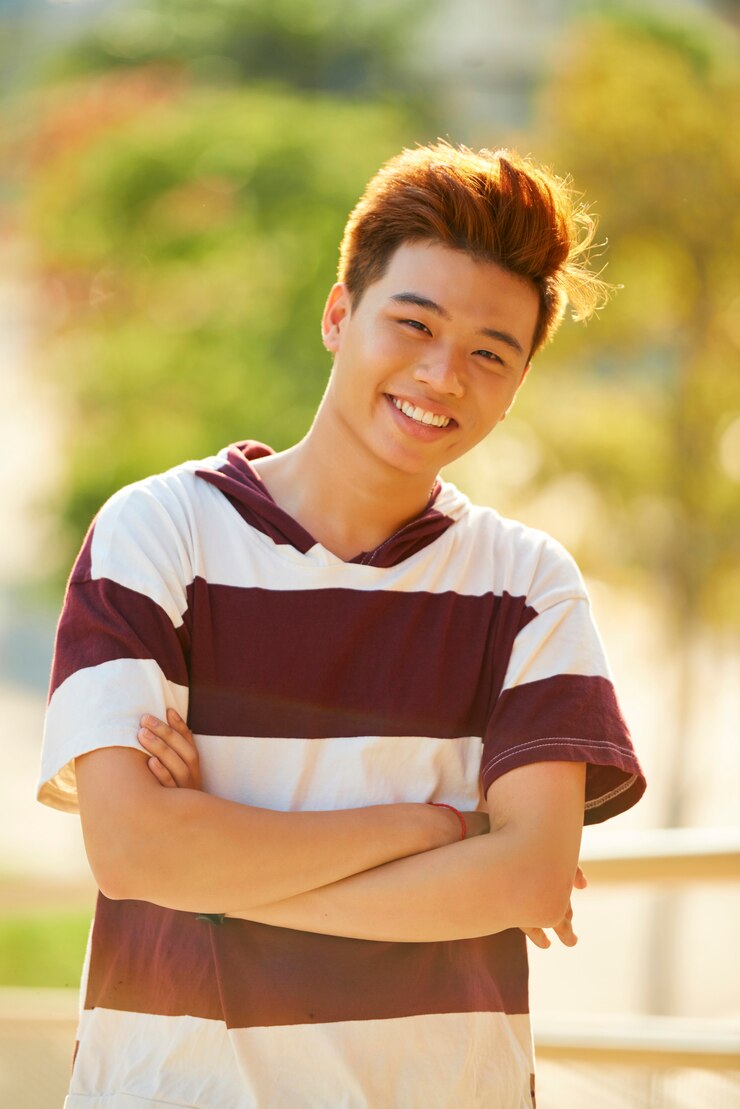 Photo 매력적인 베트남 젊은이