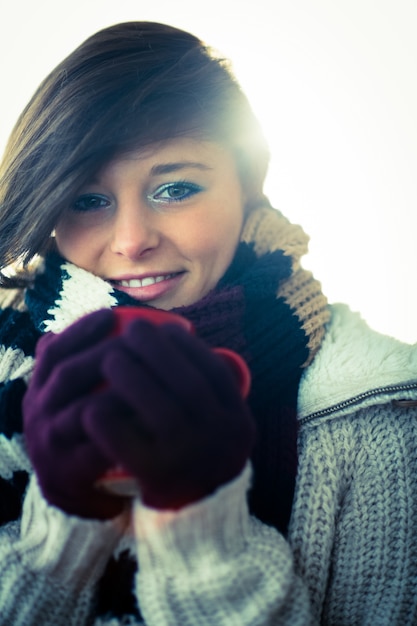 Photo attractive woman wearing warm clothes