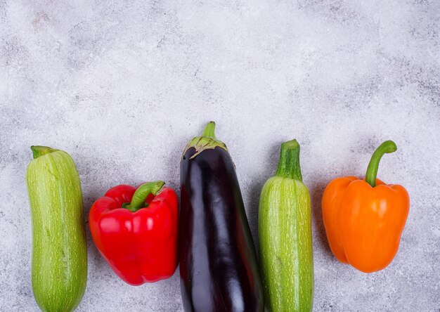 Aubergine, courgette en paprika