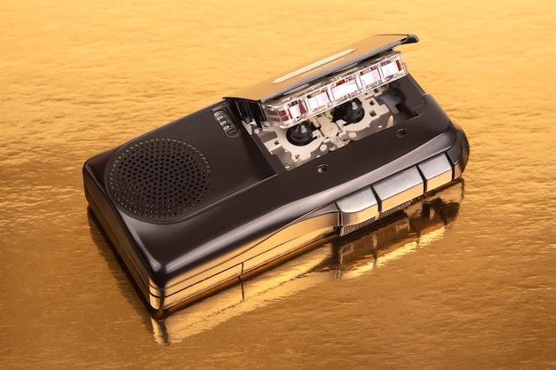 Audiorecorder met microcassette-apparaat voor het werken met spraak- en journalistieke analoge audio-opname