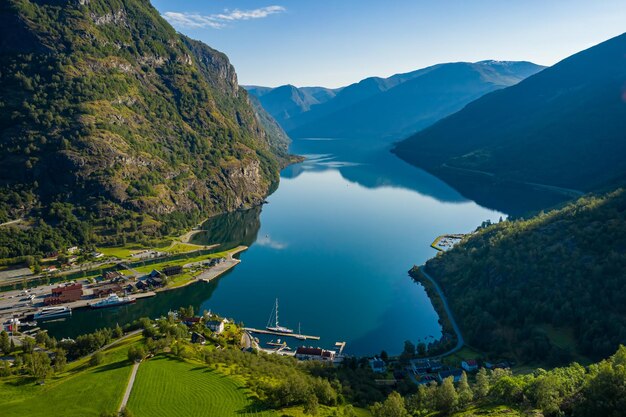Аурландсфьорд Город Флам на рассвете Красивая Природа Природный ландшафт Норвегии
