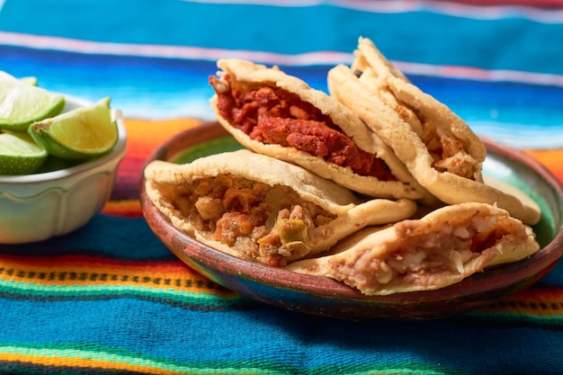 Foto autentici gorditas messicani ripieni concetto di cibo messicano