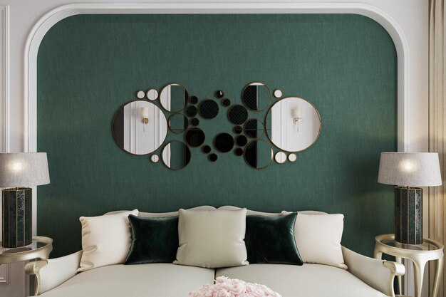 Authentieke en naturalistische woonkamer groene textuur achtergrond samen met spiegeldecor achter klassieke bank