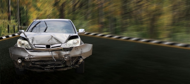 Auto-ongeluk auto-ongeluk ongeval op de weg na verkeersongevalxA