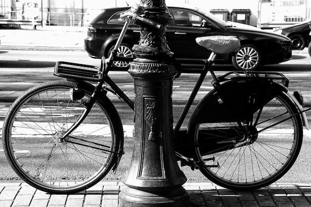 Foto auto's geparkeerd op de parkeerplaats