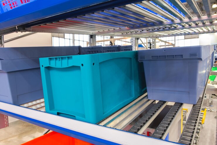 फोटो automated storage warehouse with blue plastic crates