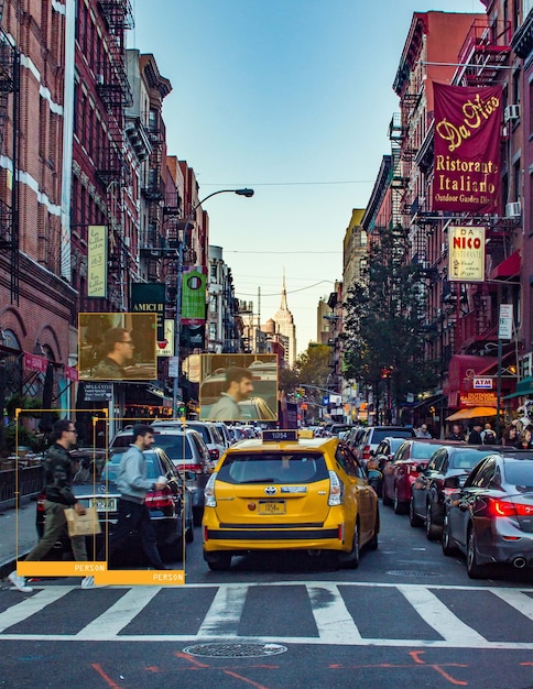 Photo automatic recognition software analyzing city elements