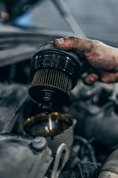 Autoservicestation, olie- en filtervervanging, auto-onderhoud.