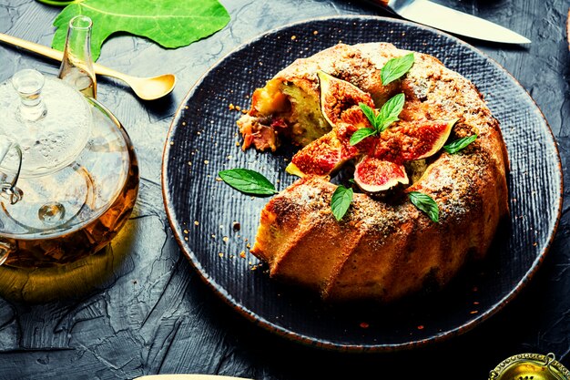 Autumn pie with figs