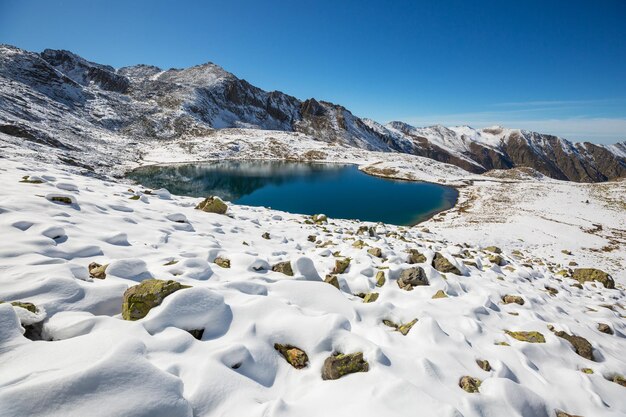 トルコの黒海地方のカッカー山脈の秋の季節。美しい山の風景。