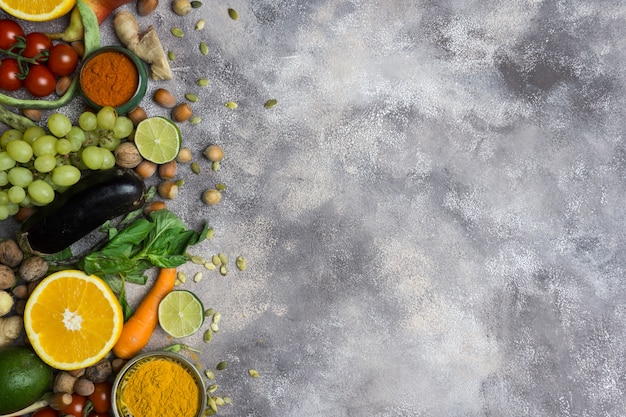 Verdure autunnali e frutta. cibo stagionale sano