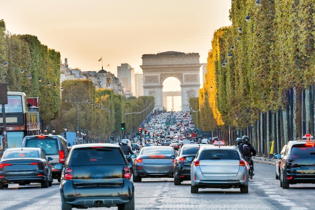 Avenue des Champs-Élysées en Arc de Triomph