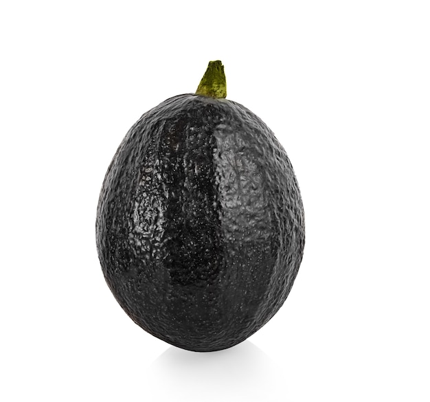 Avocado geïsoleerd op witte achtergrond