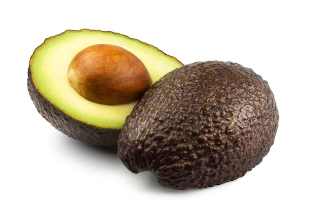 Avocado gesneden in twee helften geïsoleerd