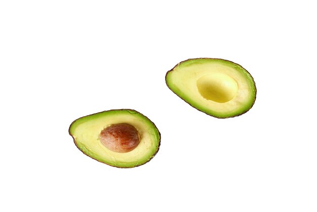 Avocado op de witte achtergrond.