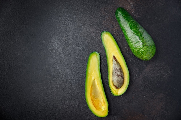 Photo avocado ripe fruit fresh portion ready to eat meal snack on the table copy space food background