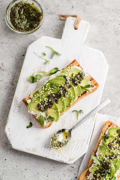 avocado toast with pesto sauce