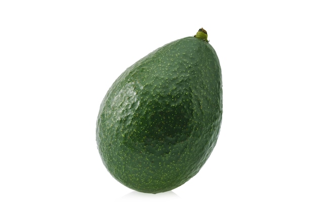 Avocadofruit dat op witte achtergrond wordt geïsoleerd.