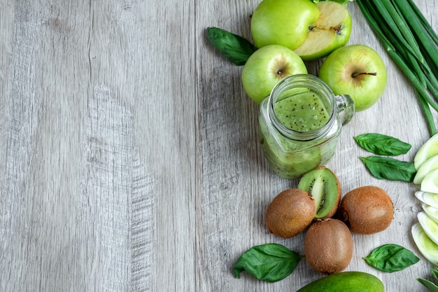 Cetrioli avocado cavolo mele fagioli kiwi cipolle broccoli