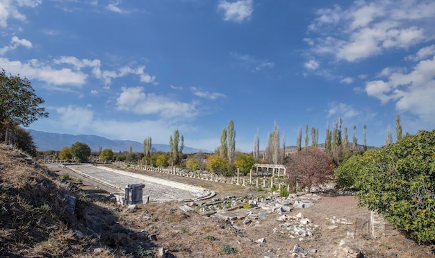 Aydın, Turkije - 30 oktober 2022: Aphrodisias Ancient City Museum; Sculpturen uit de Hellenistische en Romeinse periode gevonden in de opgravingen van Aphrodisias.