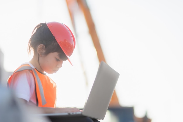 Aziatische meisje toekomstige ingenieurs