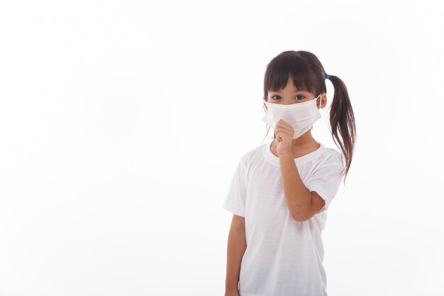 Aziatische vrouwen die een masker dragen om het virus te voorkomen