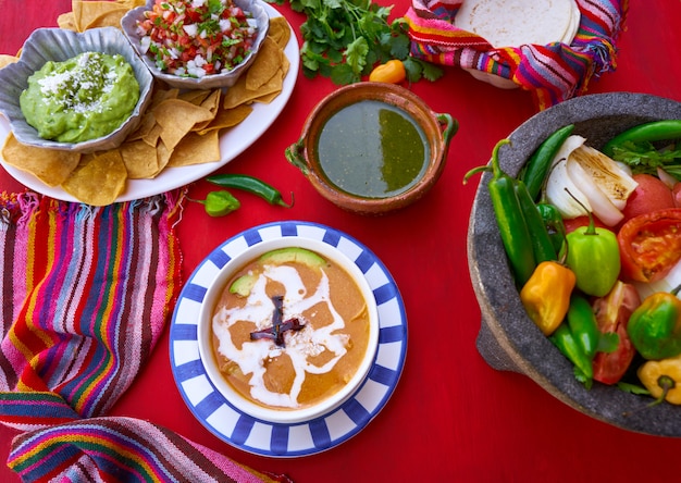 メキシコ料理のアステカスープ