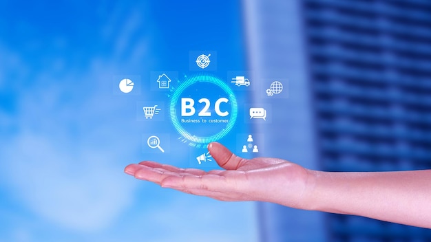 B2C Business-to-customer marketingstrategie concept zakenman met een virtueel B2C-icoon voor bedrijfsstrategie communicatie feedback online marketing e-commerce marketingstrategie