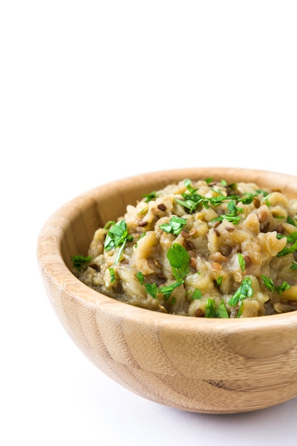 Photo baba ganoush in bowl isolated white background