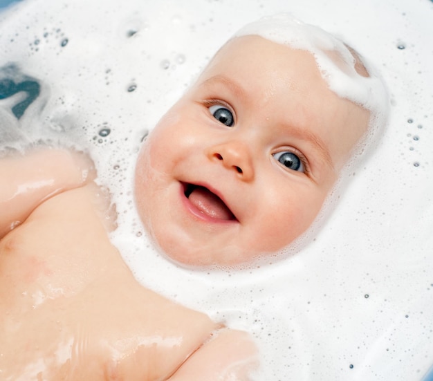 Photo baby bathing