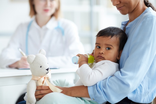 Baby bij spreekkamer