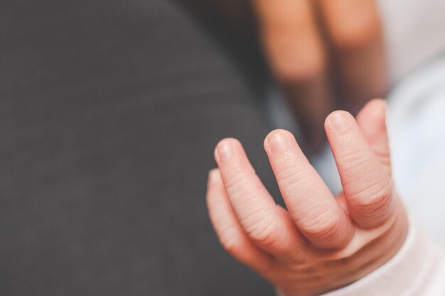 Baby born with 15 fingers and 16 toes undergoes surgery to remove extra  digits - Mirror Online