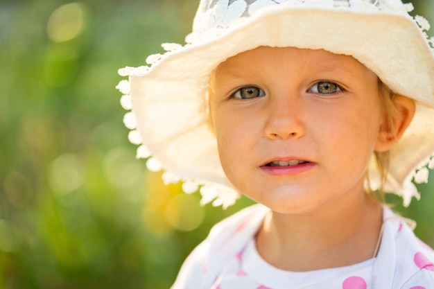 Baby spelen in het park