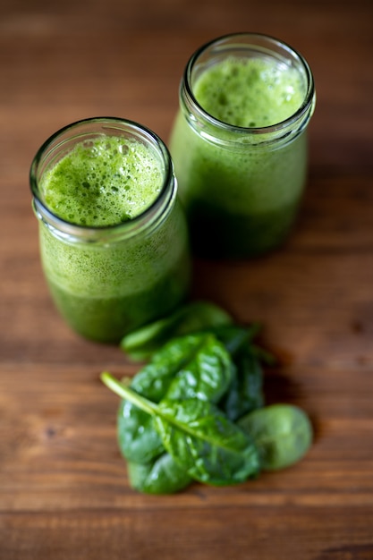 Photo baby spinach leaves smoothie