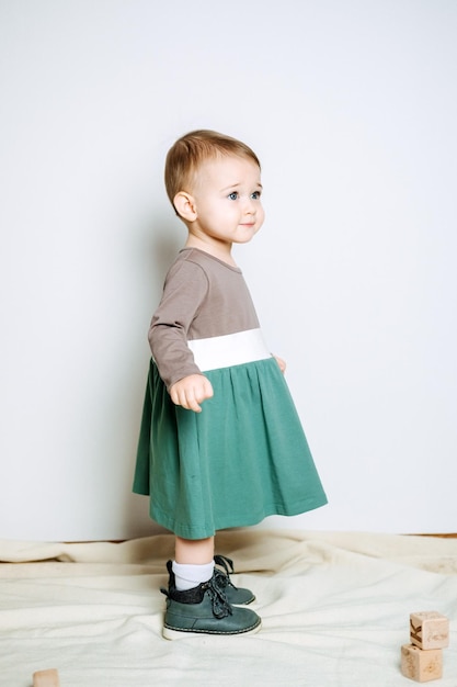 Babymode unisex kleur kleding voor baby's schattige baby meisjes in neutraal kleurenpalet katoenen jurk