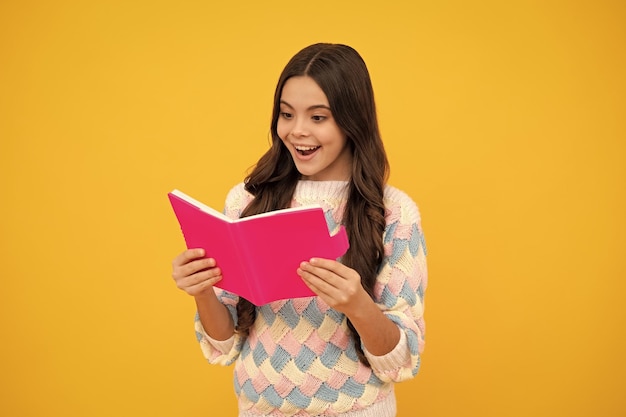 Back to school Portrait of teenage school girl with books Children school and education concept Schoolgirl student