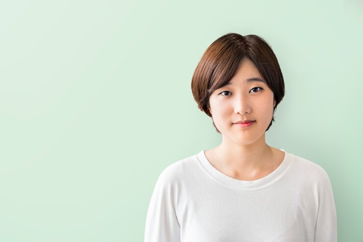 Photo 背景少女の青年の穏やかなカジュアルなレジャーの概念