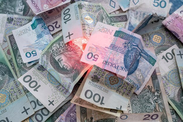 다른 폴란드 돈으로 만든 배경 10 20 50 100 pln zl zloty 지폐