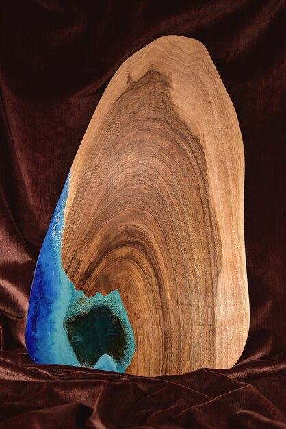 Фон и текстура поверхности декоративной мебели из орехового дерева