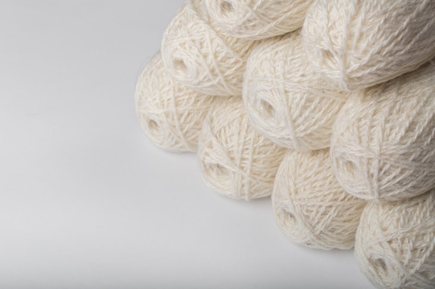 Background white yarn