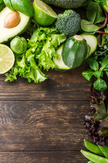 Photo background with assorted green vegetables