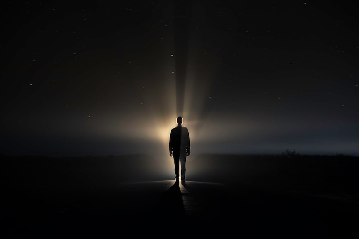 Photo backlight in the fog at night
