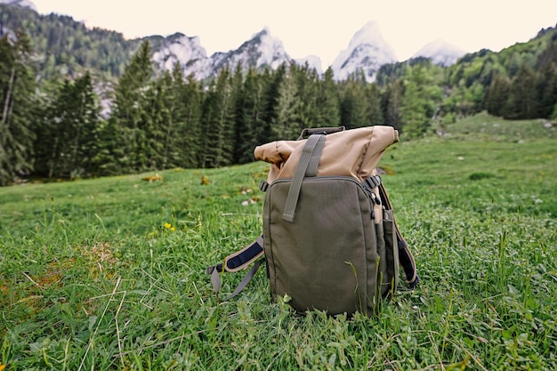 Vorderer Gosausee Gosau Upper Austria의 산속 배낭