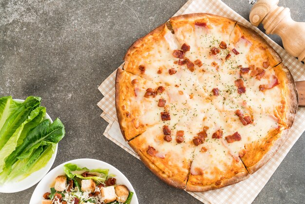 bacon and cheese pizza