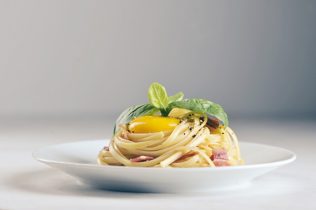 Pancetta all'uovo - carbonara italiana